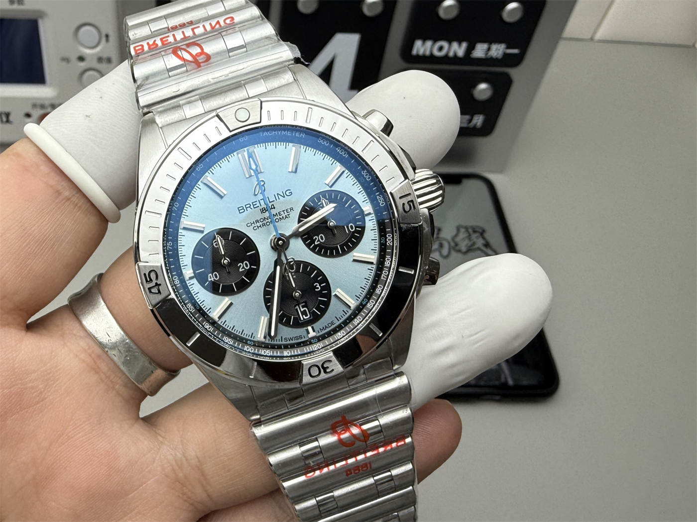 Breitling Chronomat 42 Replica – Blue Dial Steel Bracelet Automatic Watch - Image 4