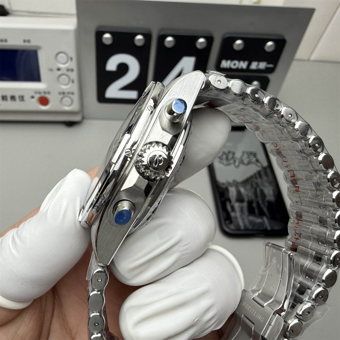 Breitling Chronomat 42 Replica – Blue Dial Steel Bracelet Automatic Watch - Image 7